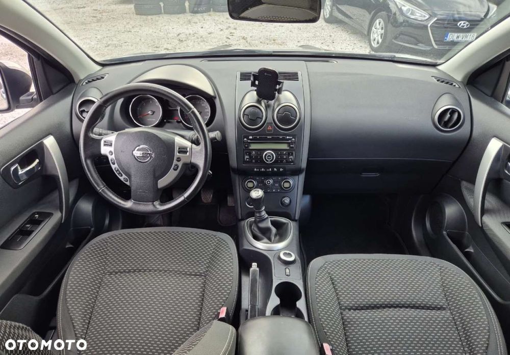 Nissan Qashqai+2 - 10