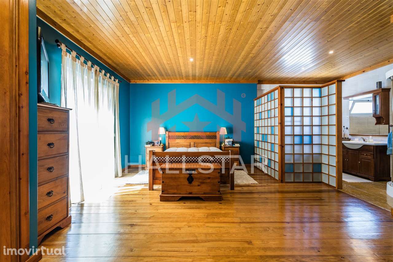 Moradia Térrea / Piscina / Aquecimento Central / Monte Redondo - Grande imagem: 2/52