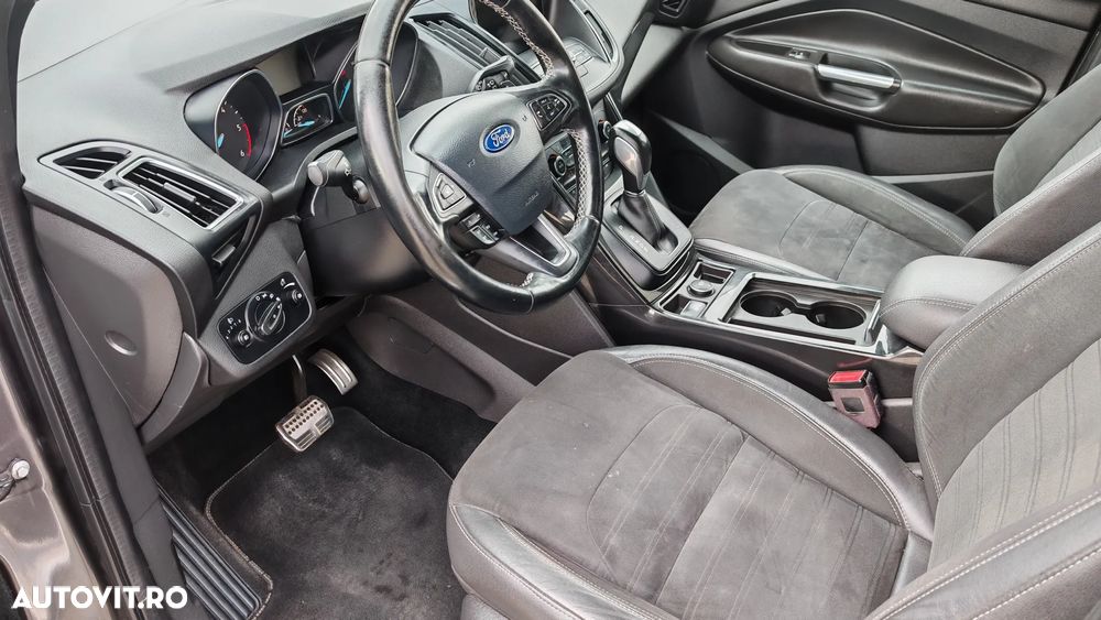 Ford Kuga 2.0 TDCi 4WD Powershift ST-Line - 6