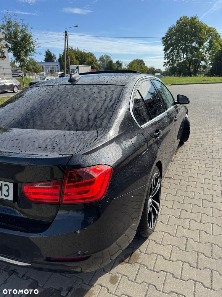 BMW Seria 3 325d Luxury Line - 2