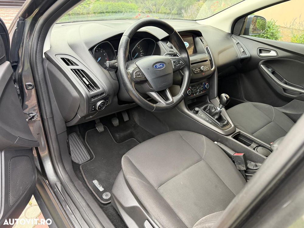 Ford Focus - 11