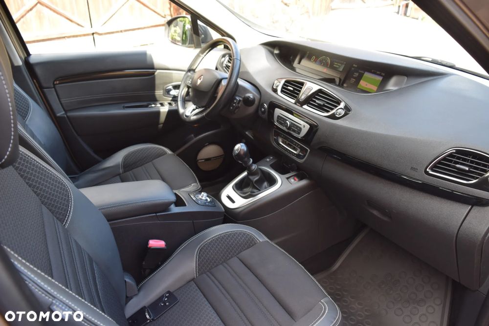 Renault Scenic Energy TCe 130 S&S Bose Edition - 17