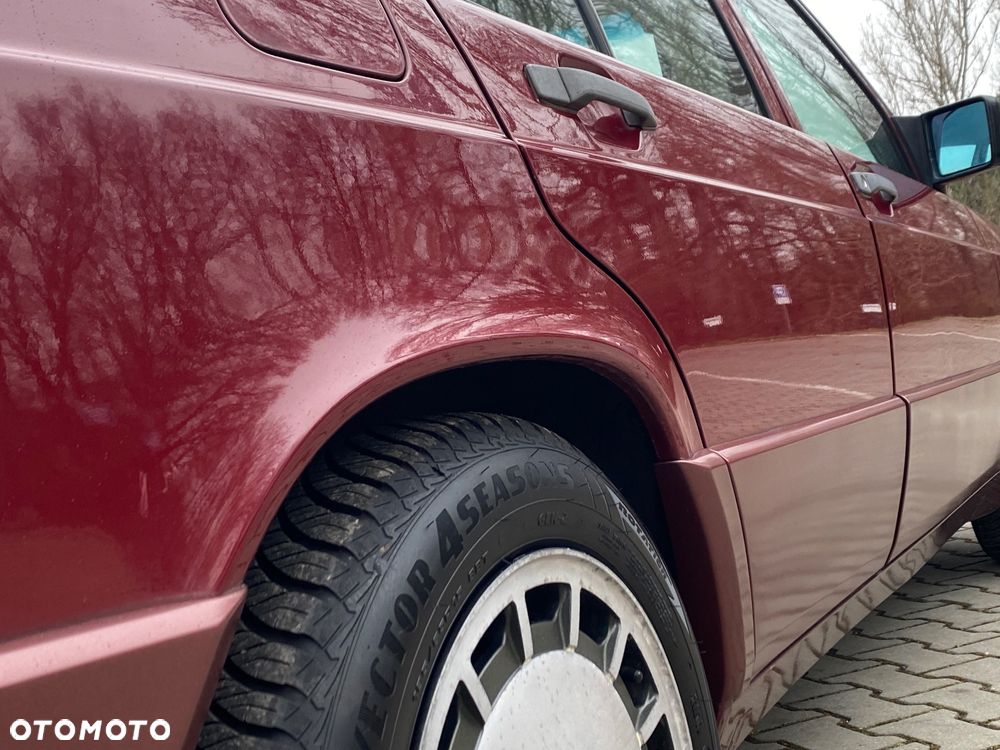 Mercedes-Benz W201 (190) - 9