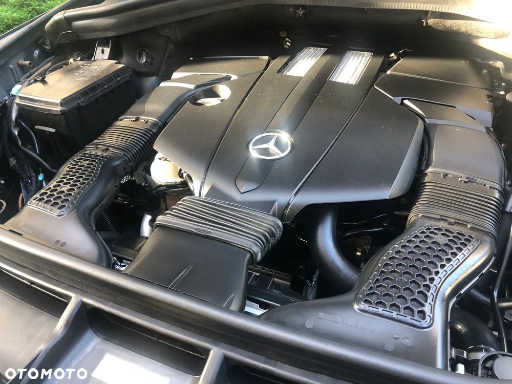 Mercedes-Benz GL 400 4Matic 7G-TRONIC - 37