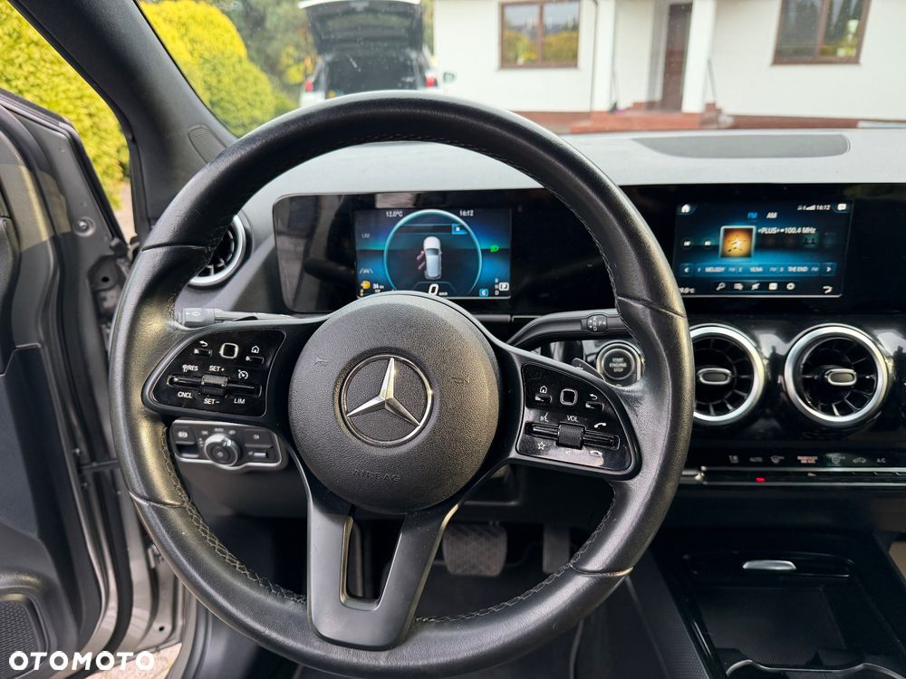 Mercedes-Benz Klasa B 180 7G-DCT Edition 2021 - 32