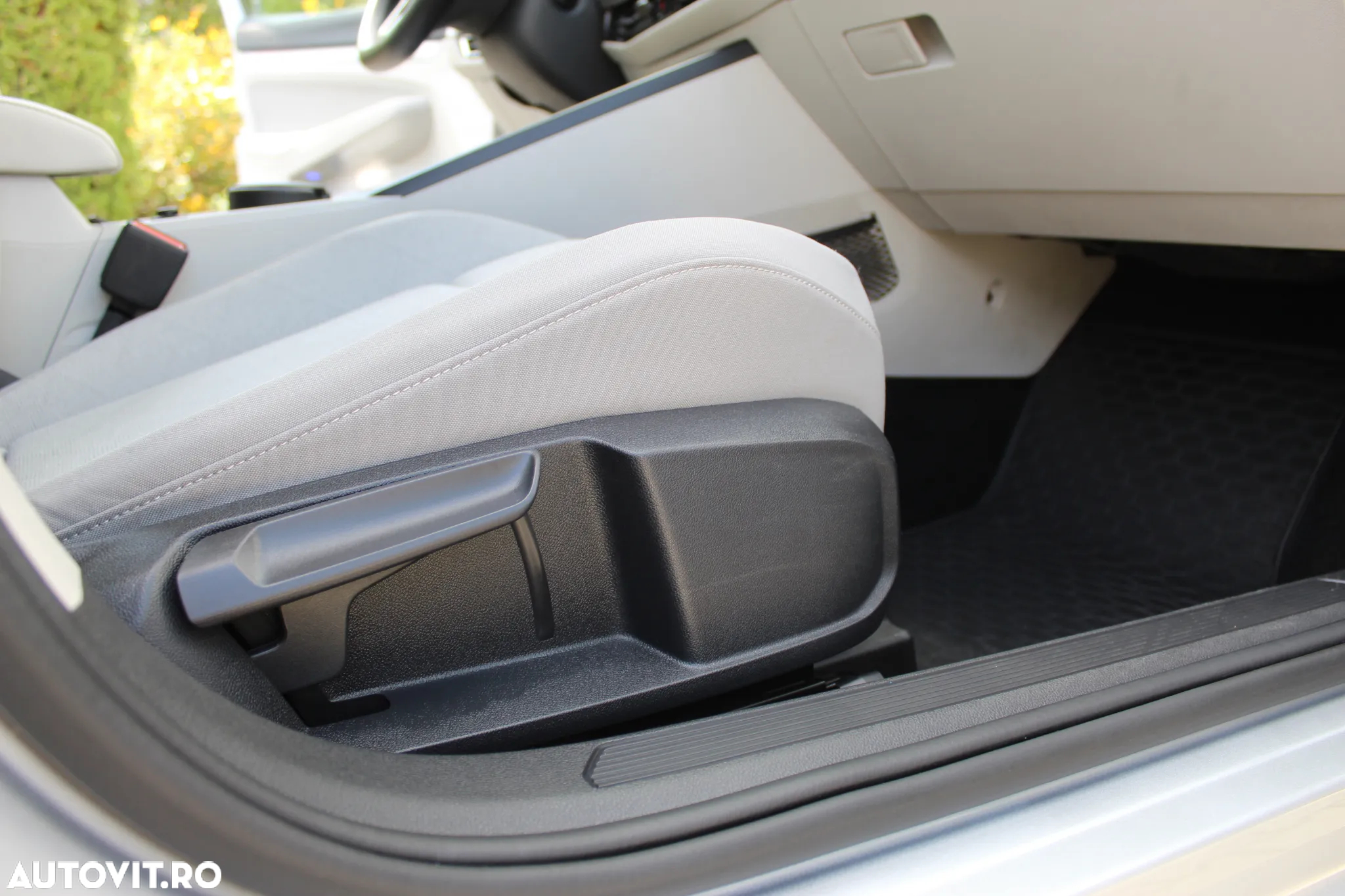 Volkswagen Golf 1.5 eTSI ACT DSG MHEV Life - 33