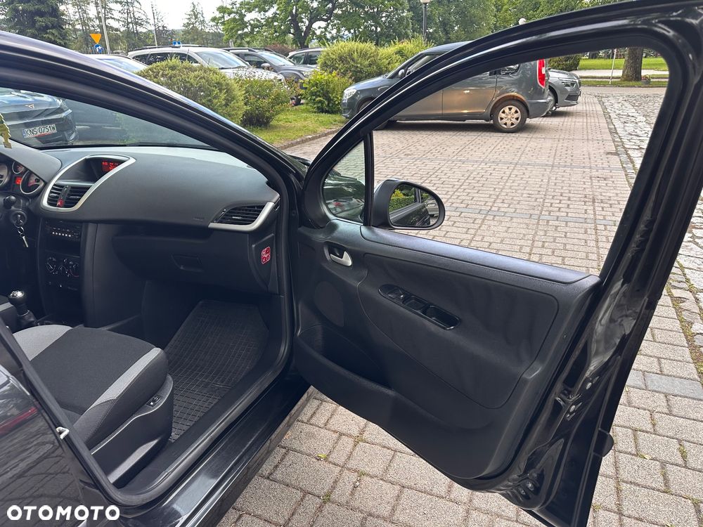 Peugeot 207 95 VTi Family - 24