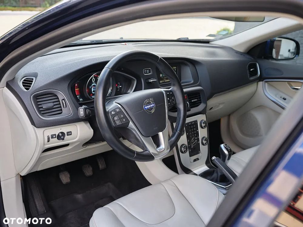 Volvo V40 T3 Ocean Race - 4