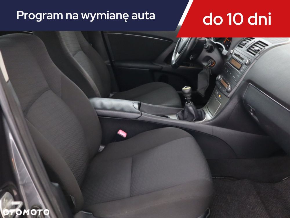 Toyota Avensis - 11