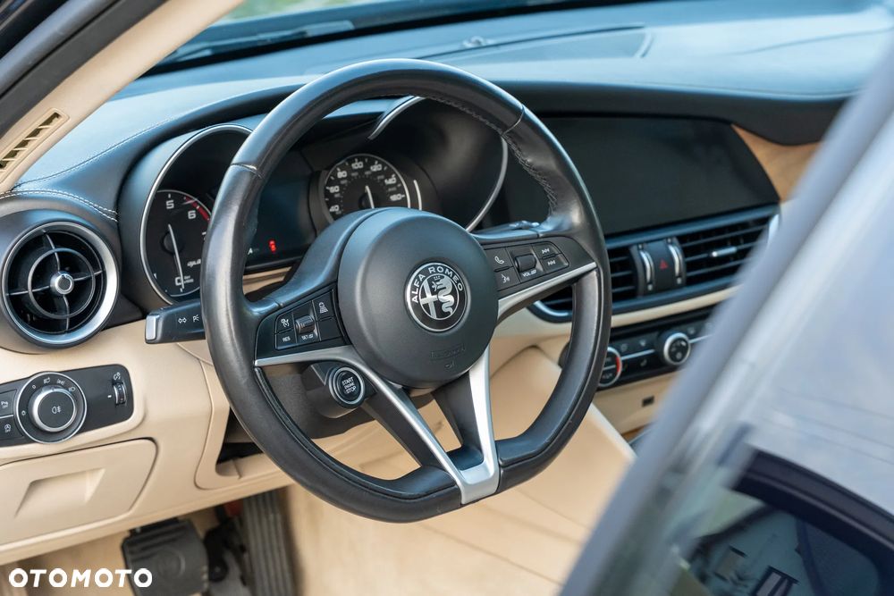 Alfa Romeo Giulia - 13