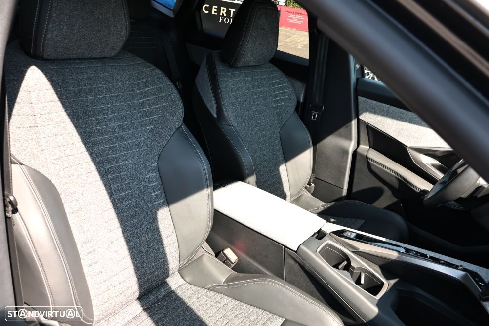 Peugeot 3008 1.2 Hybrid Allure e-DCS6 - 12