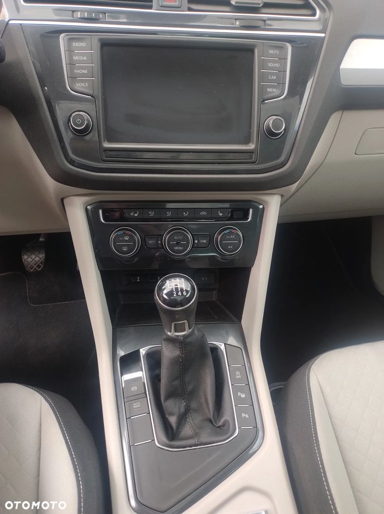 Volkswagen Tiguan 2.0 TDI SCR Trendline - 28