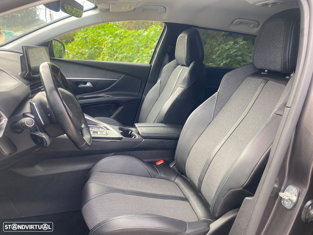 Peugeot 5008 1.5 BlueHDi Allure Pack EAT8 - 21