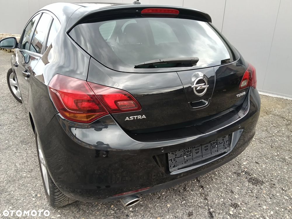 Opel Astra 1.4 Turbo Exklusiv - 6
