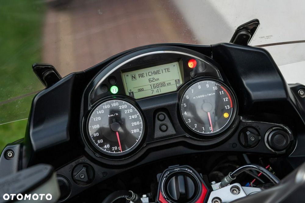 Kawasaki GTR - 11