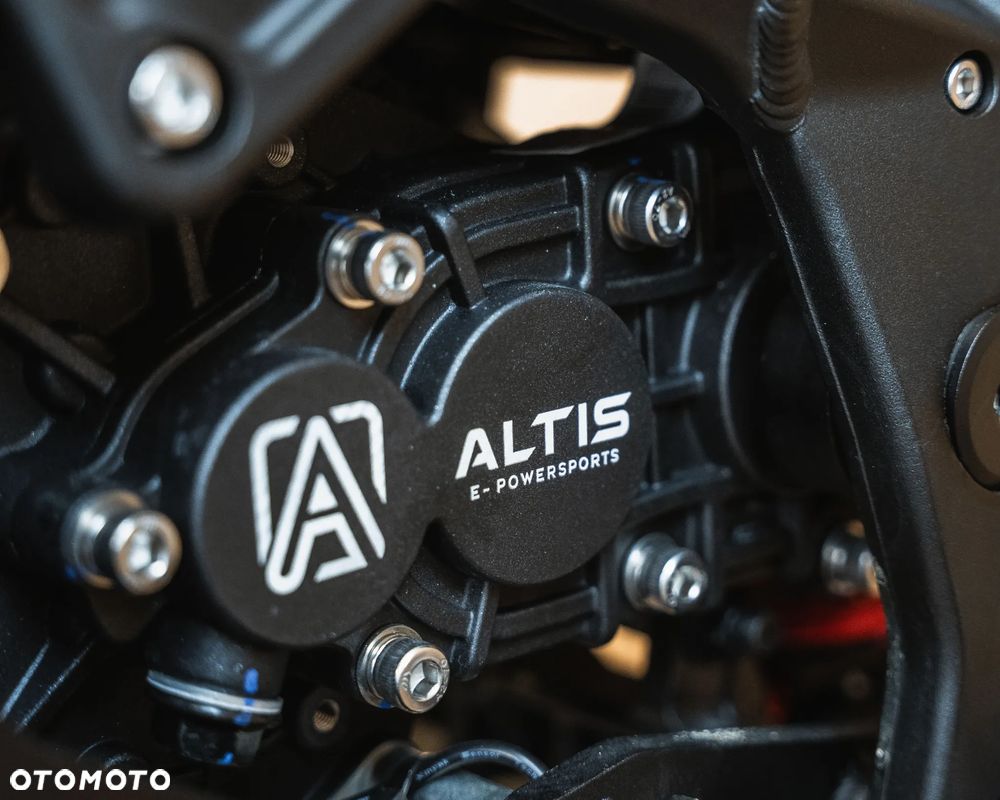Altis Powersports Sigma - 16