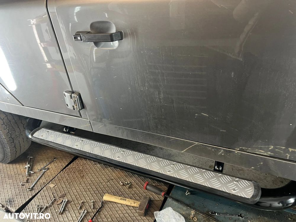 Land Rover Defender 110 2.4I SE - 20