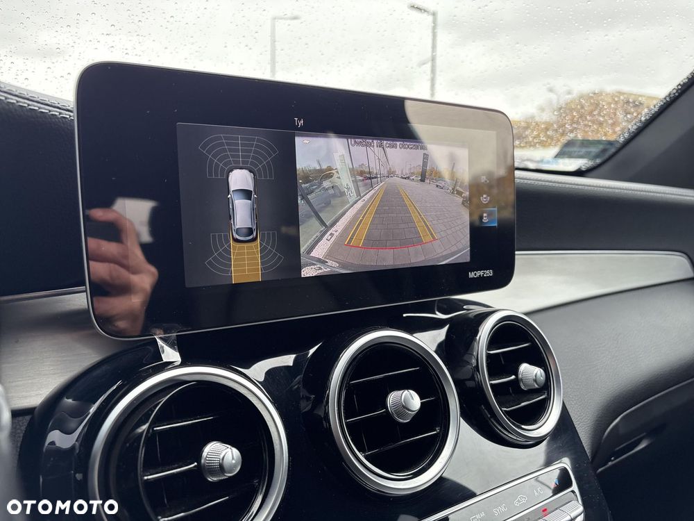 Mercedes-Benz GLC - 23