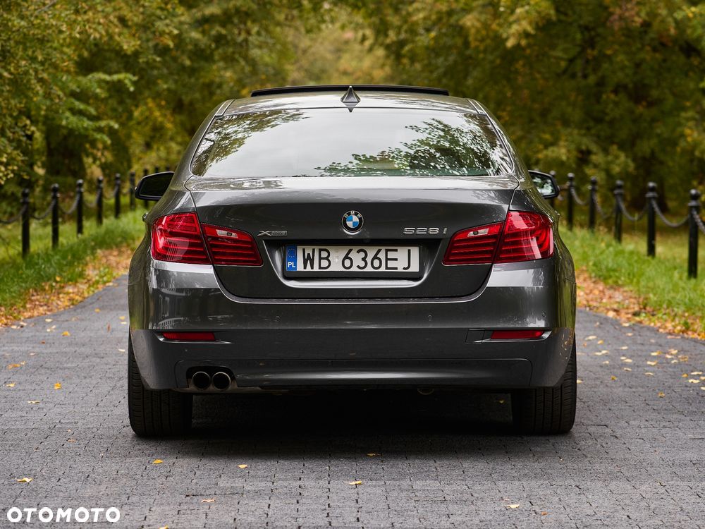 BMW 5 Series 2016 photo 2