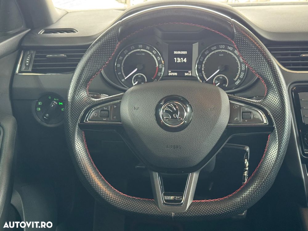 Skoda Octavia Combi Diesel 2.0 TDI RS - 14
