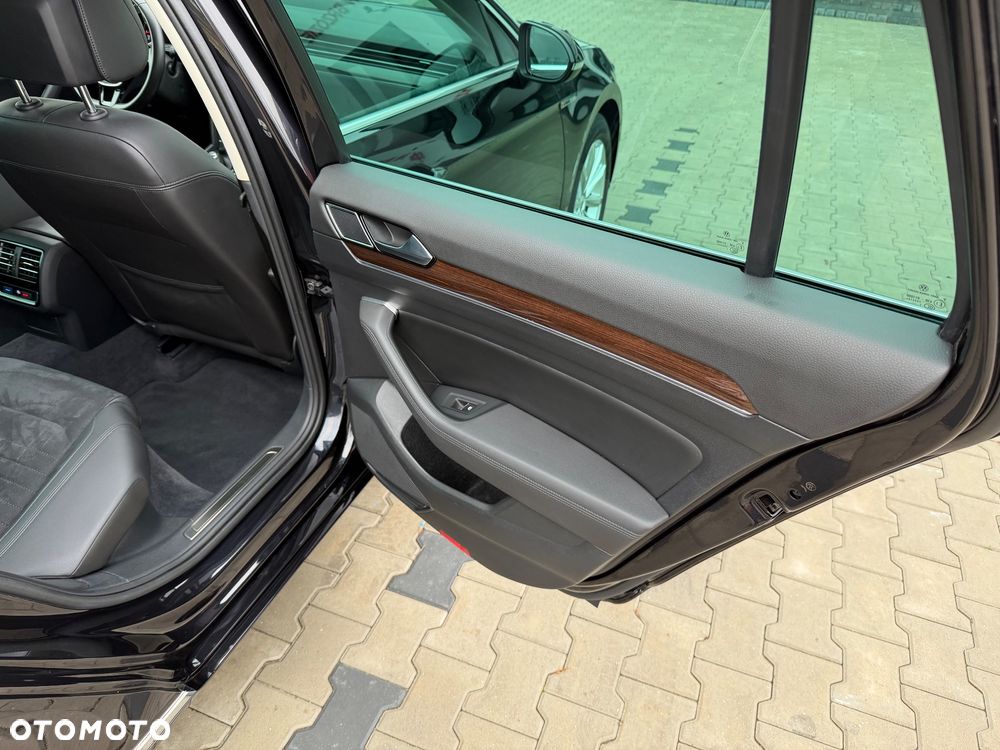 Volkswagen Passat 2.0 TSI (BlueMotion Technology) 4Motion DSG Highline - 28
