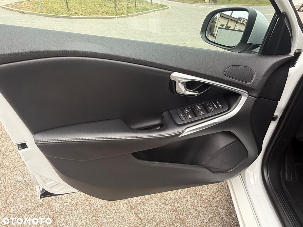 Volvo V40 D2 RDesign - 18