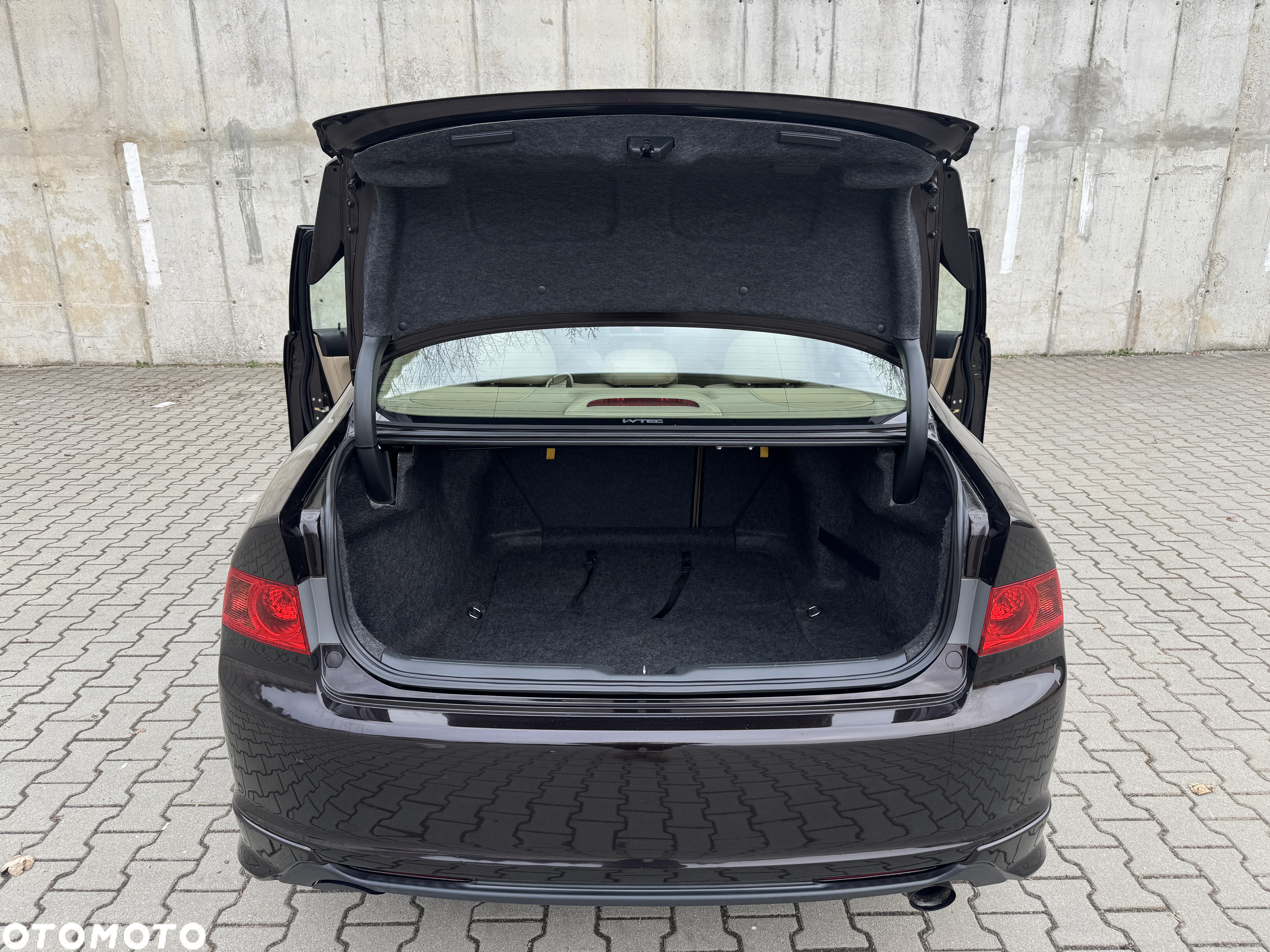 Honda Accord 2.0 Executive - 16