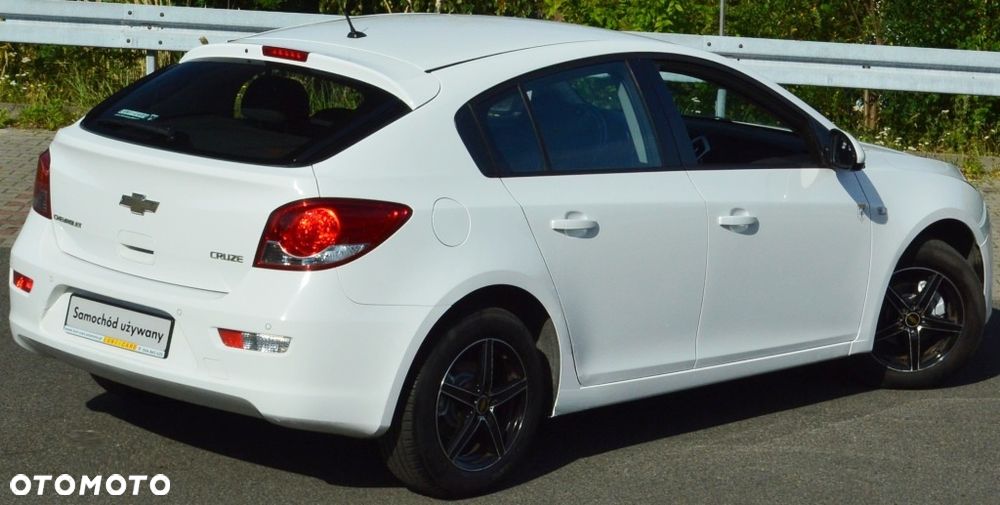 Chevrolet Cruze - 12