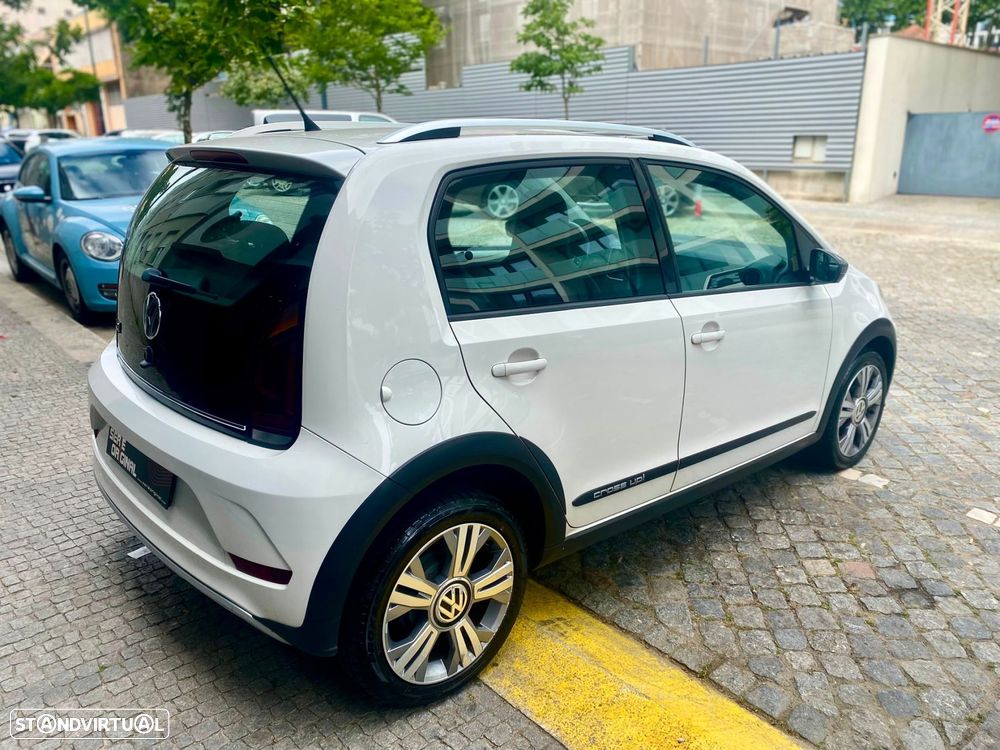 VW Cross Up! 1.0 Auto - 6