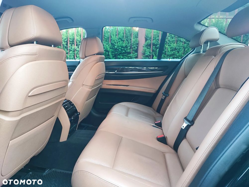 BMW Seria 7 730d xDrive - 22