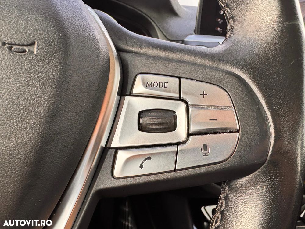BMW X3 xDrive20d AT Luxury Line - 7
