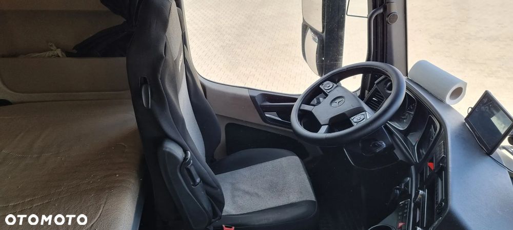Mercedes-Benz Actros - 8