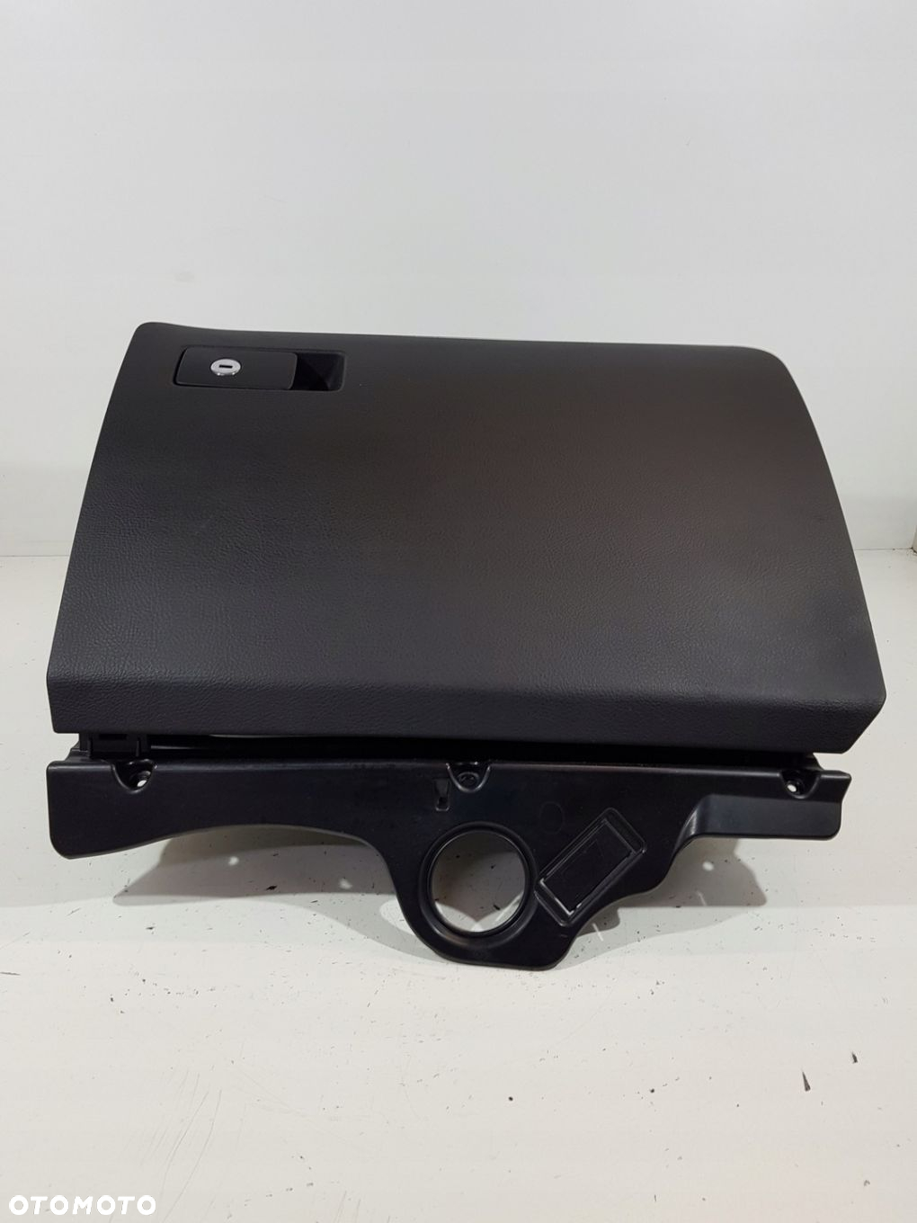 SCHOWEK PASAŻERA 3C1857097AP VW PASSAT B6 EU - 2