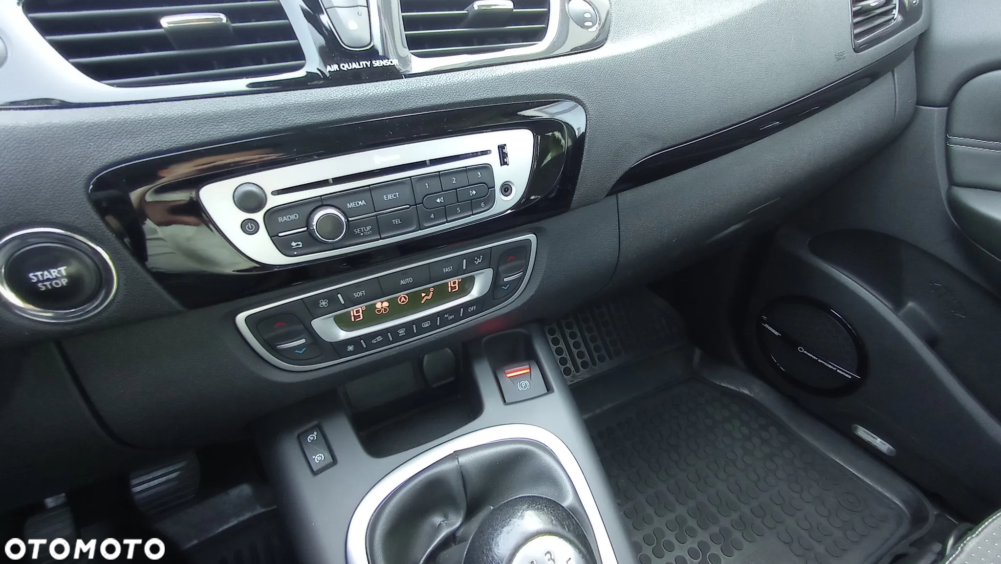 Renault Scenic 1.6 dCi Energy Bose - 11