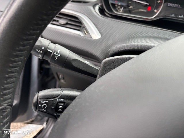Peugeot 2008 1.6 BlueHDi Style - 17