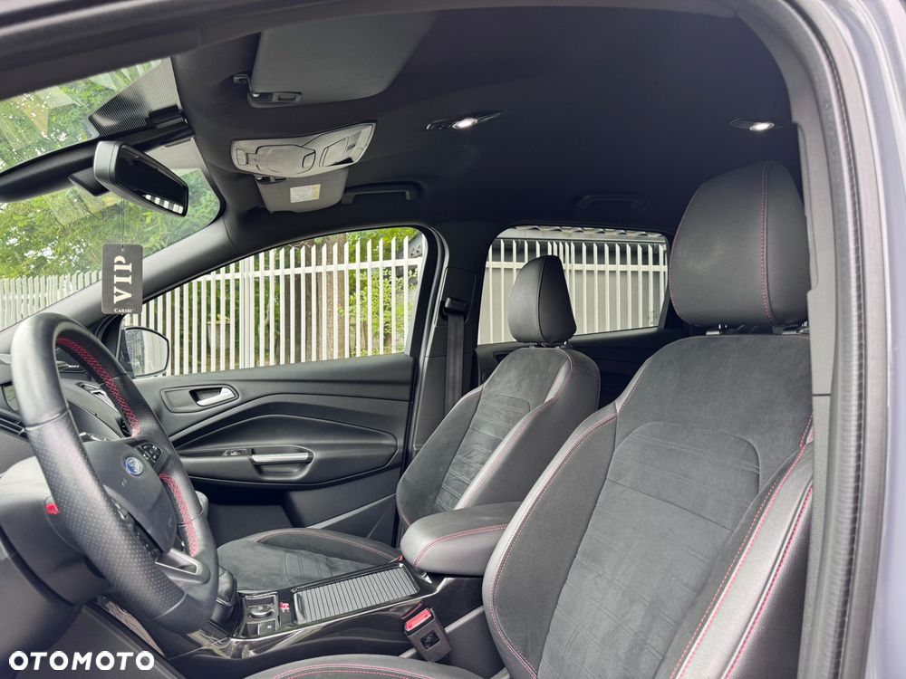 Ford Kuga 1.5 EcoBoost FWD ST-Line X - 17