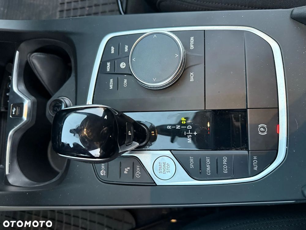 BMW Seria 2 216d - 16