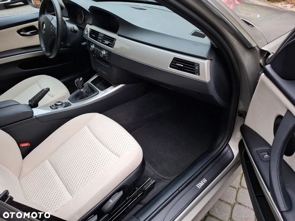 BMW Seria 3 318d DPF Edition Exclusive - 13