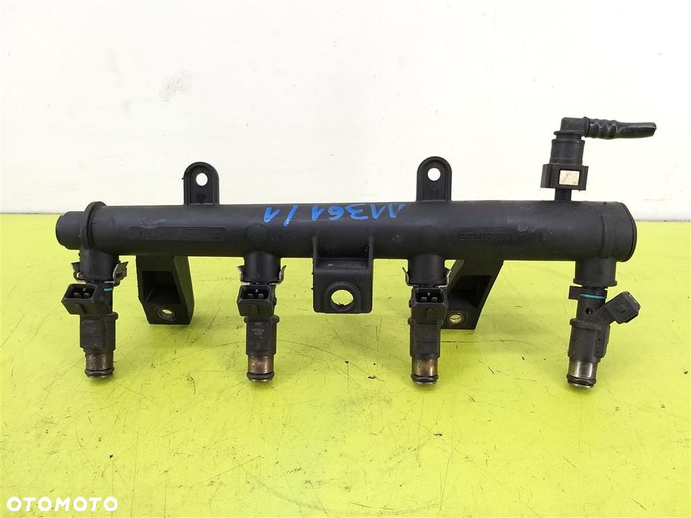 Listwa wtryskiwaczy Citroen Xsara 1997–2006 1.6 8V - 1