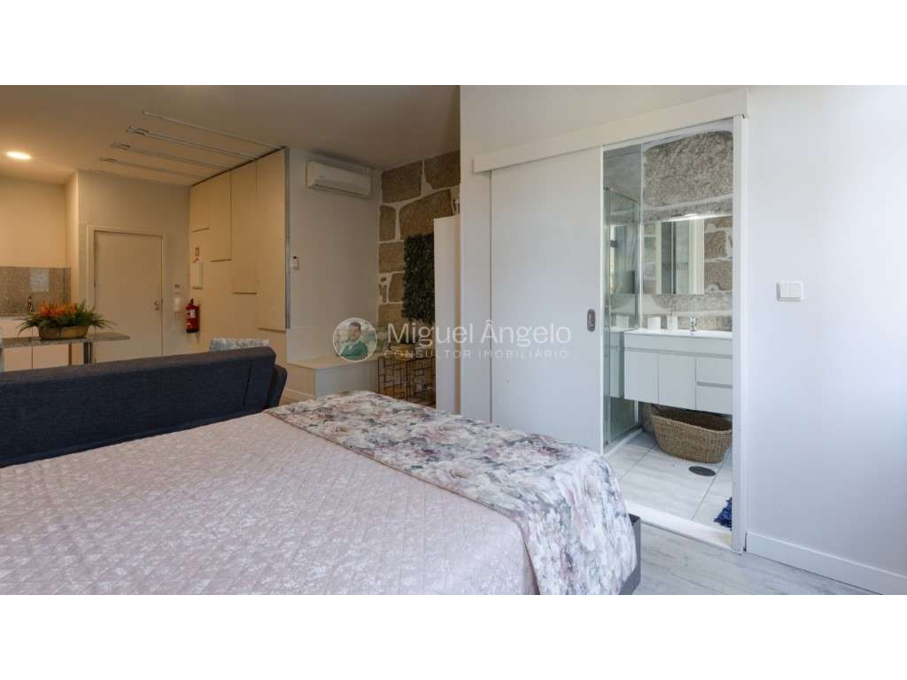 Apartamento T0 1º piso para Arrendamento na Trindade - Porto - Grande imagem: 5/10