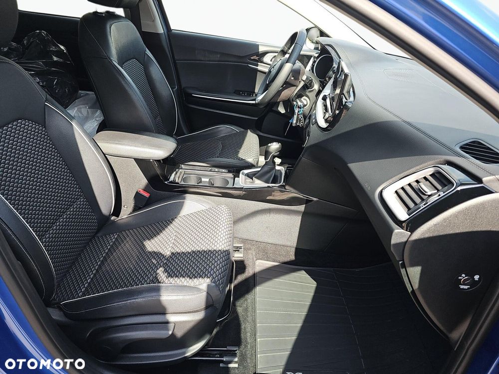 Kia XCeed - 15