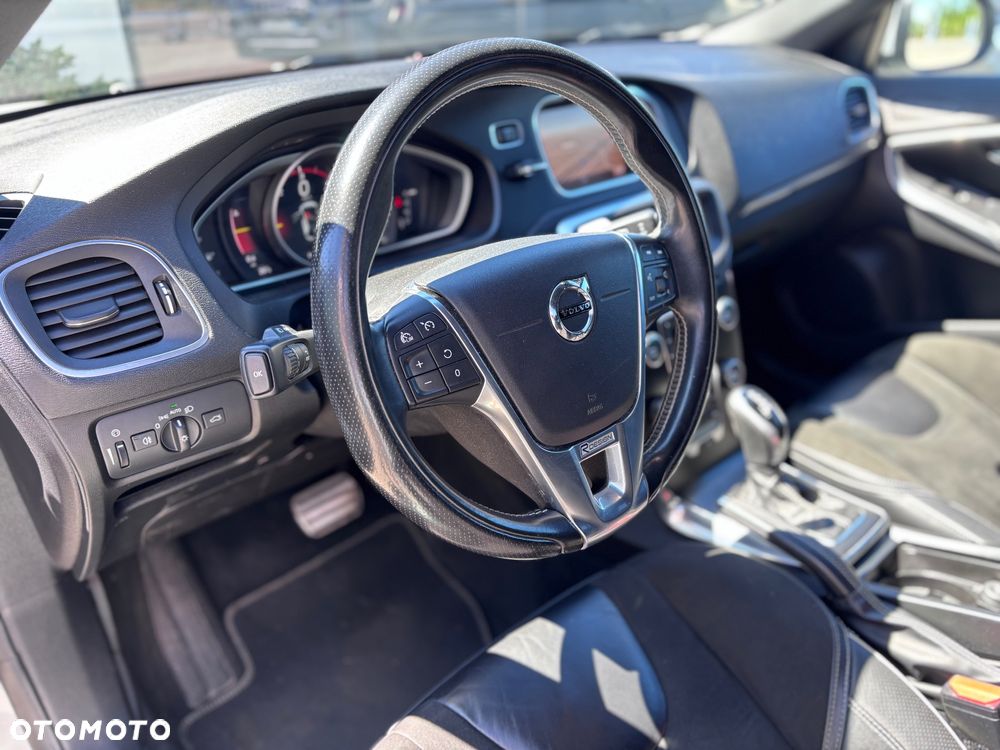 Volvo V40 D3 Geartronic RDesign - 21