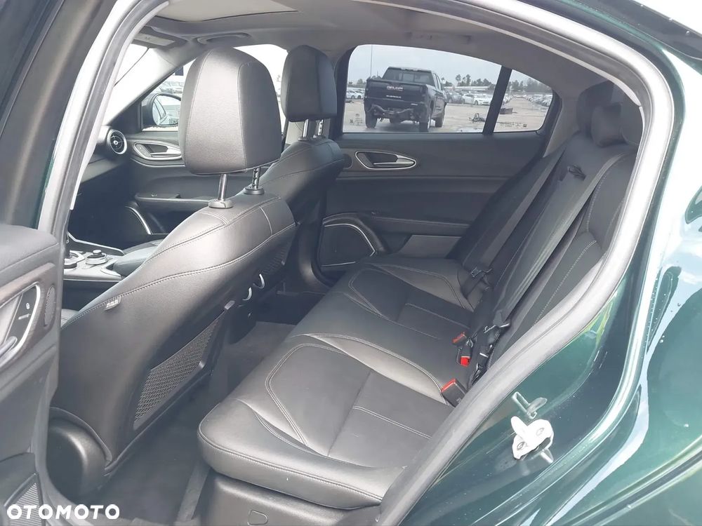 Alfa Romeo Giulia 2.0 Turbo TI Q4 - 9
