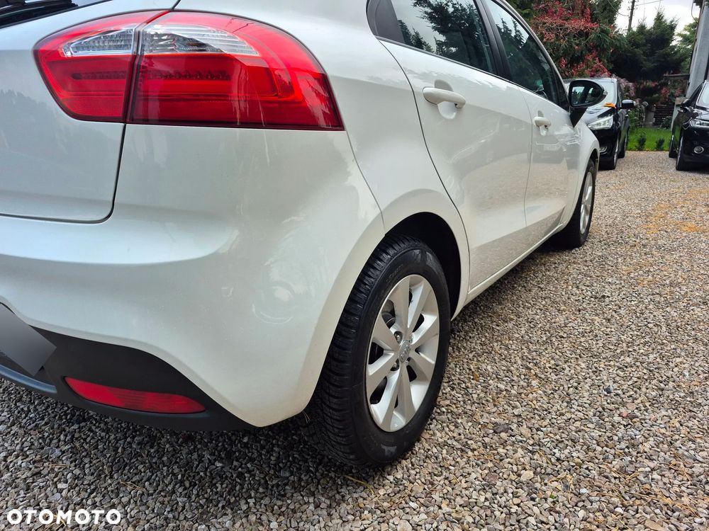 Kia Rio - 11