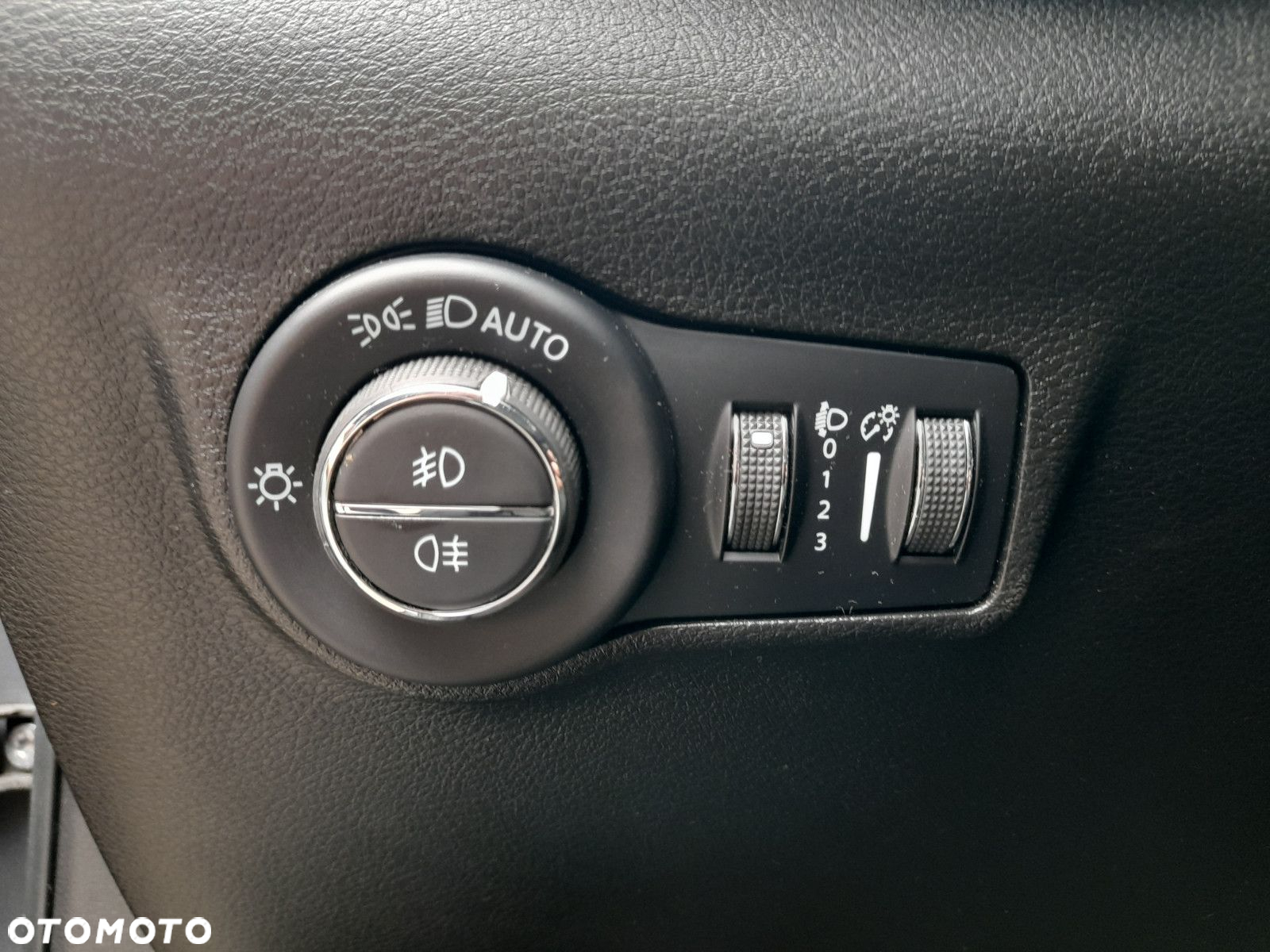 Jeep Compass - 12