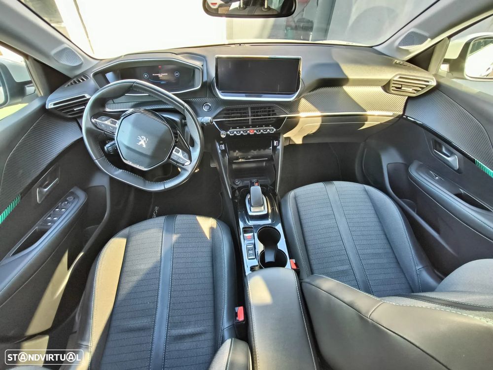 Peugeot e-208 Allure+ - 8