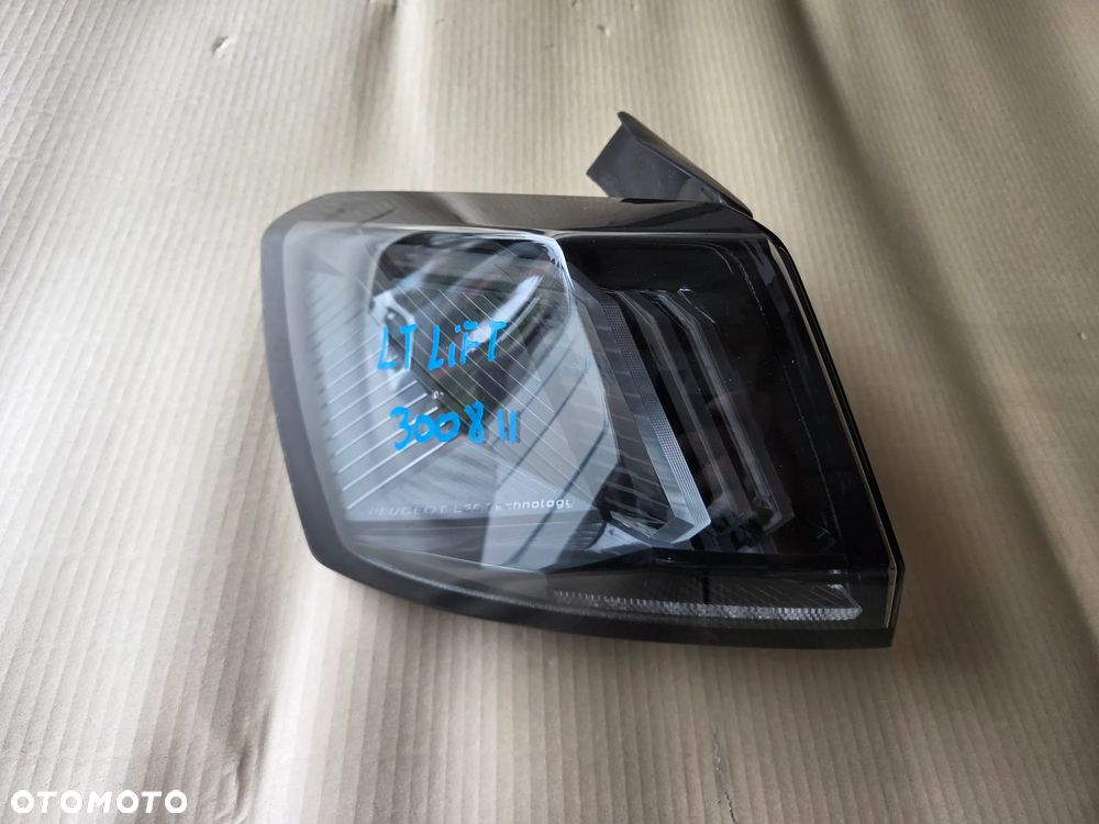Lampa lewa tylna tył Peugeot 3008 II LIFT - 1