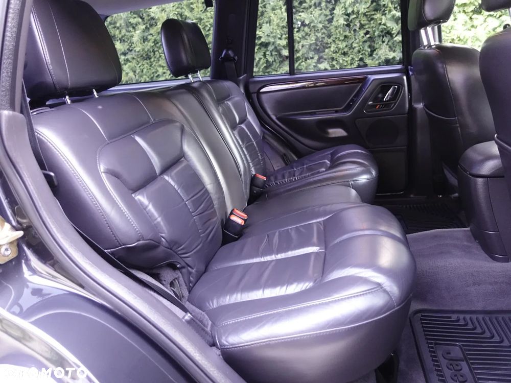 Jeep Grand Cherokee - 22