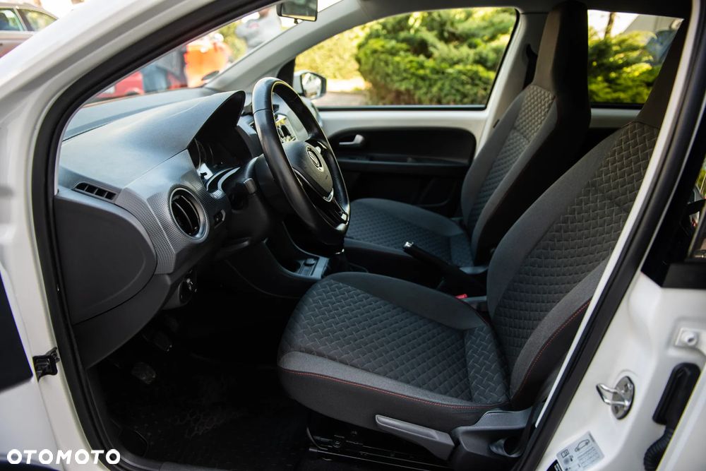 Volkswagen up! 1.0 street - 16