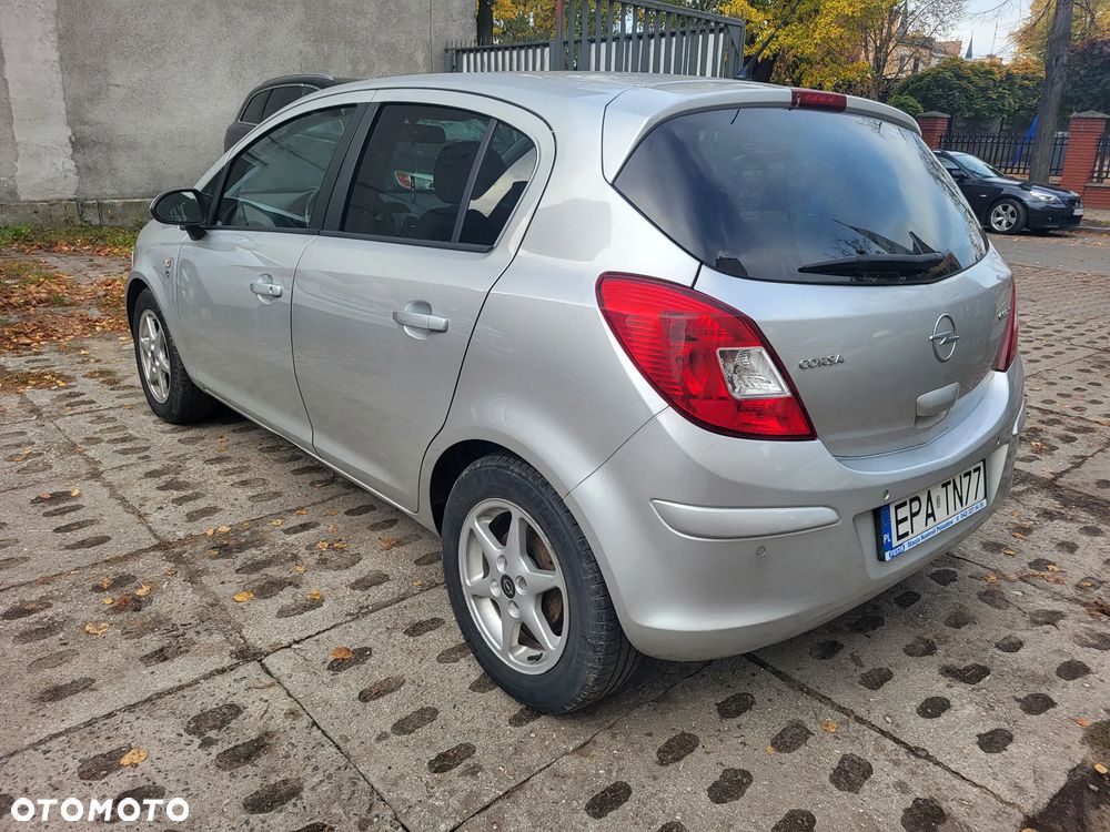 Opel Corsa 2010 photo 2